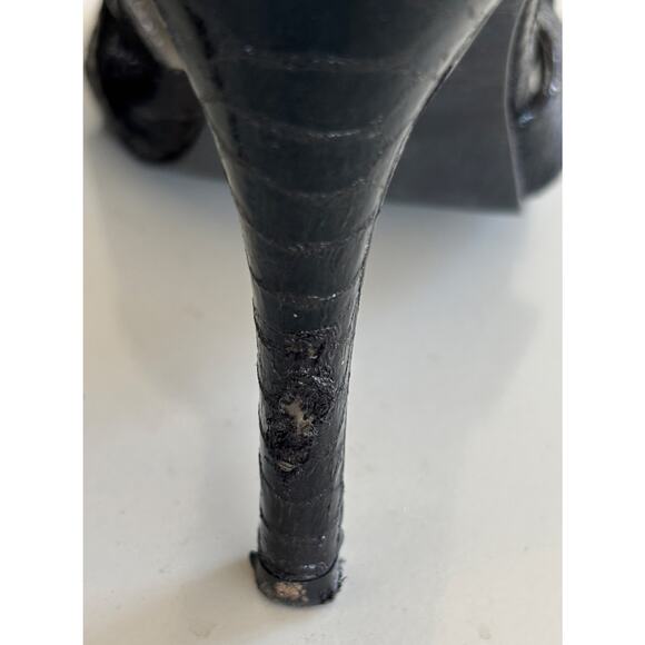 Nine West Black Faux Leather
Strappy 4” Stiletto Heels‎ Shoes Size 8
*Flaws - Picture 10 of 11